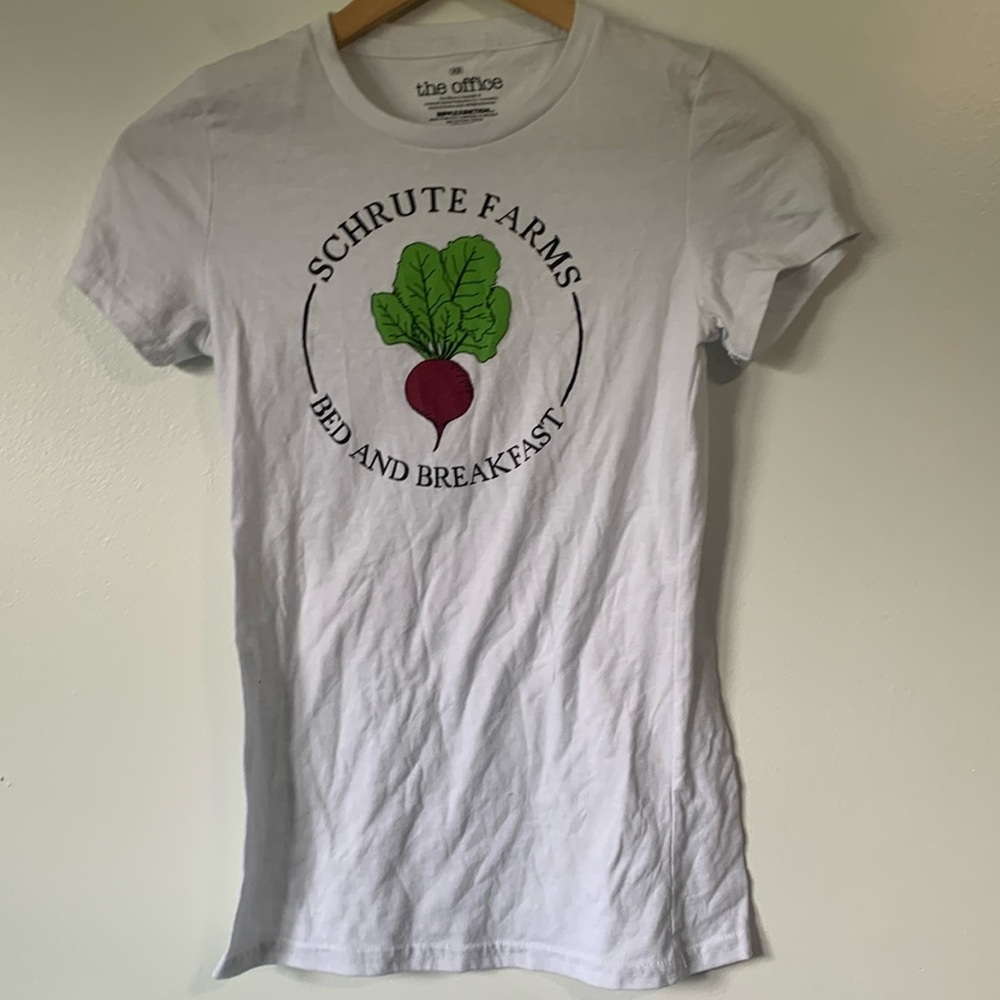 The Office Dwight Schrute Farms Bed and Breakfast T-Shirt Top Size Women XS